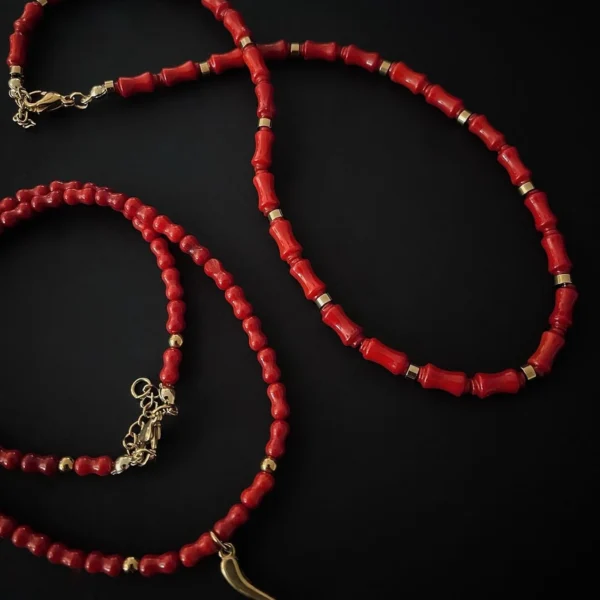 Collana Good Luck corallo rosso con cornetto
